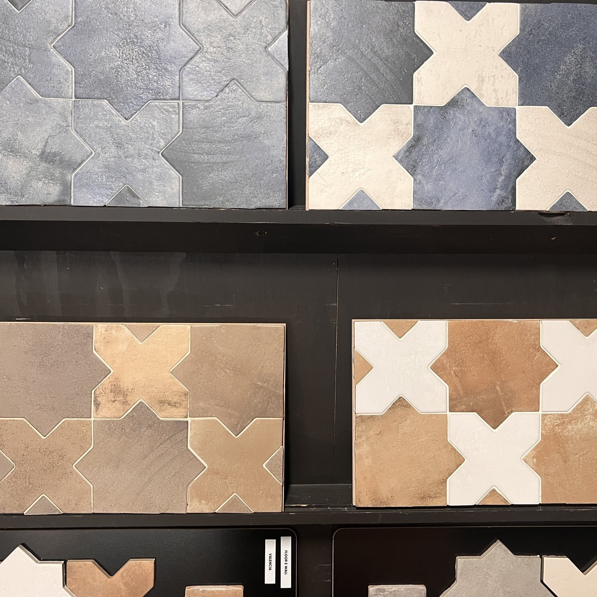 Blue and terracotta star and cross accent tile in Evansville IN